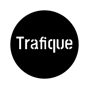 Weiße Schrift in einem schwarzen Kreis: Trafique